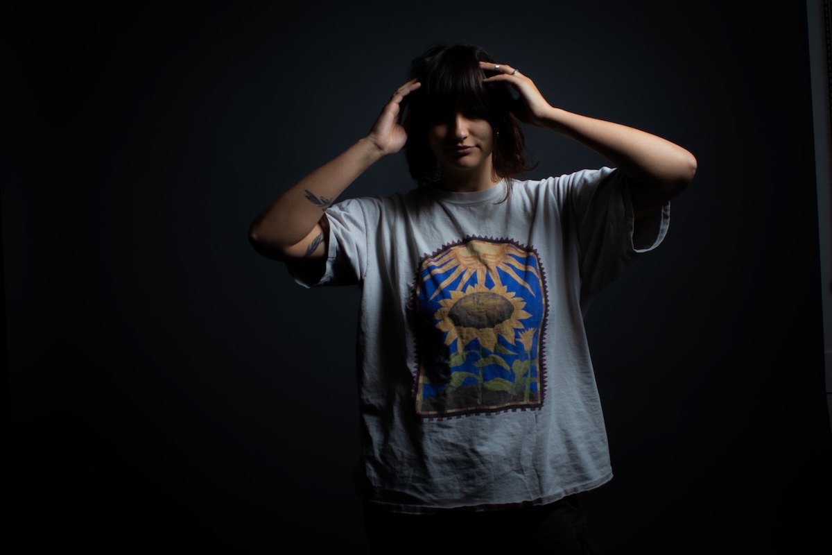 Portrait – head tilt with light wrap